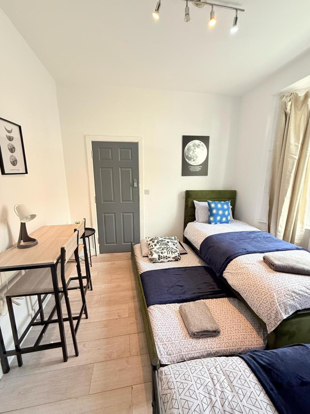 Tottenham En Suites Guest Rooms London Bagian luar foto