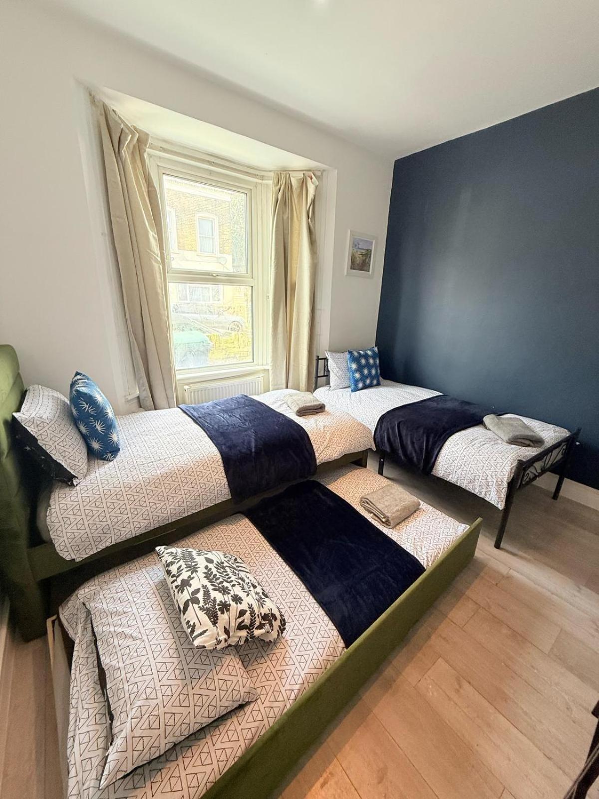 Tottenham En Suites Guest Rooms London Bagian luar foto