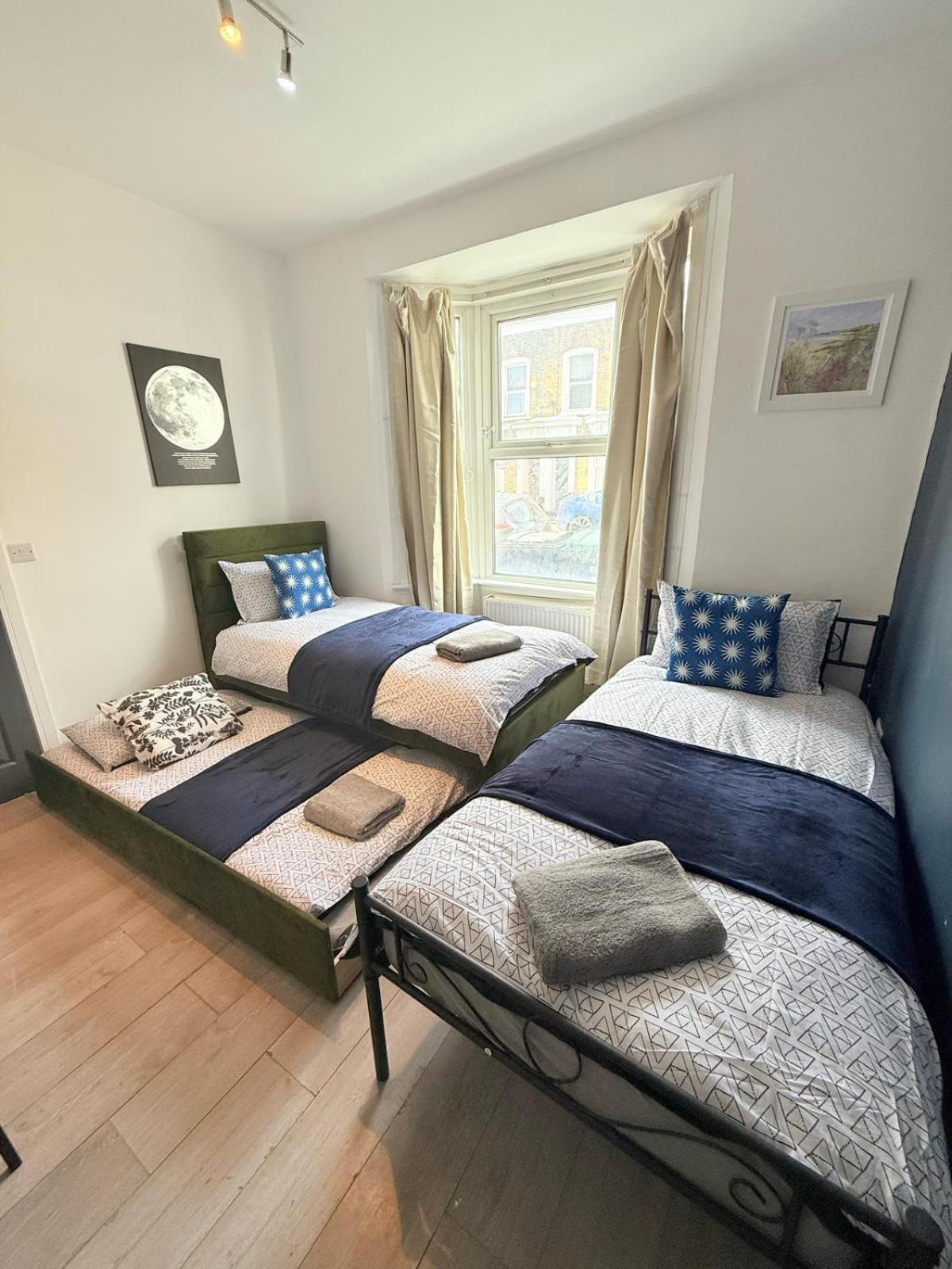 Tottenham En Suites Guest Rooms London Bagian luar foto