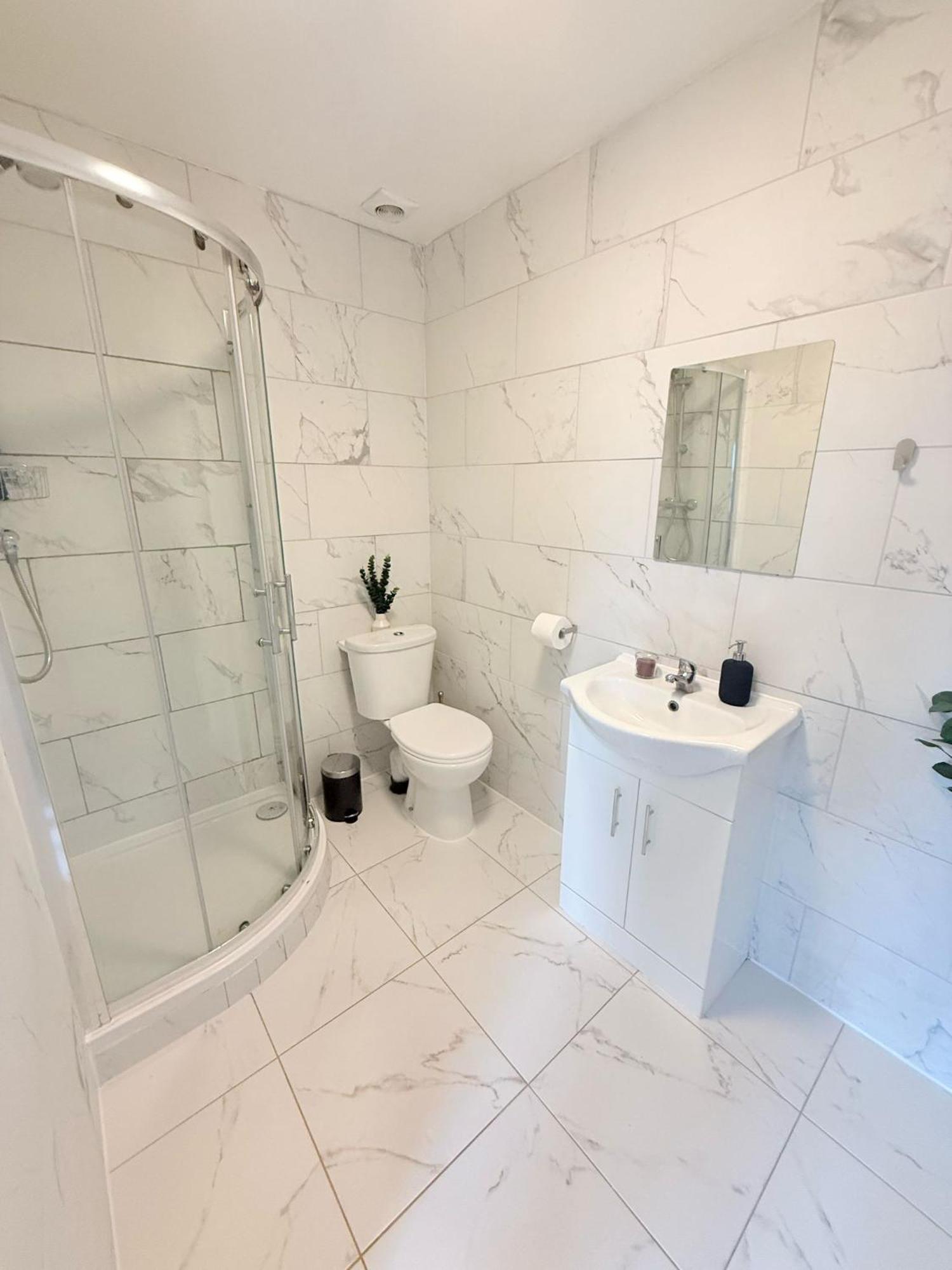 Tottenham En Suites Guest Rooms London Bagian luar foto