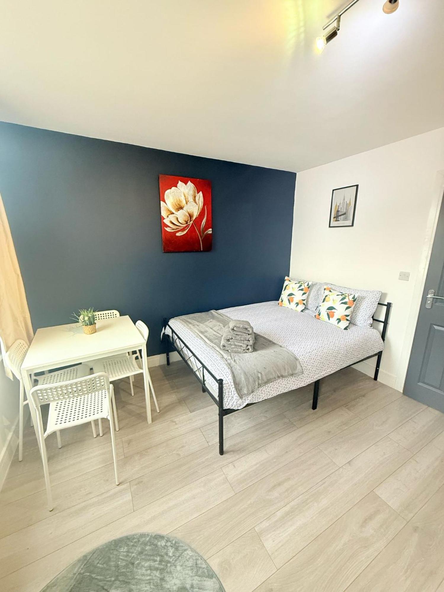 Tottenham En Suites Guest Rooms London Bagian luar foto