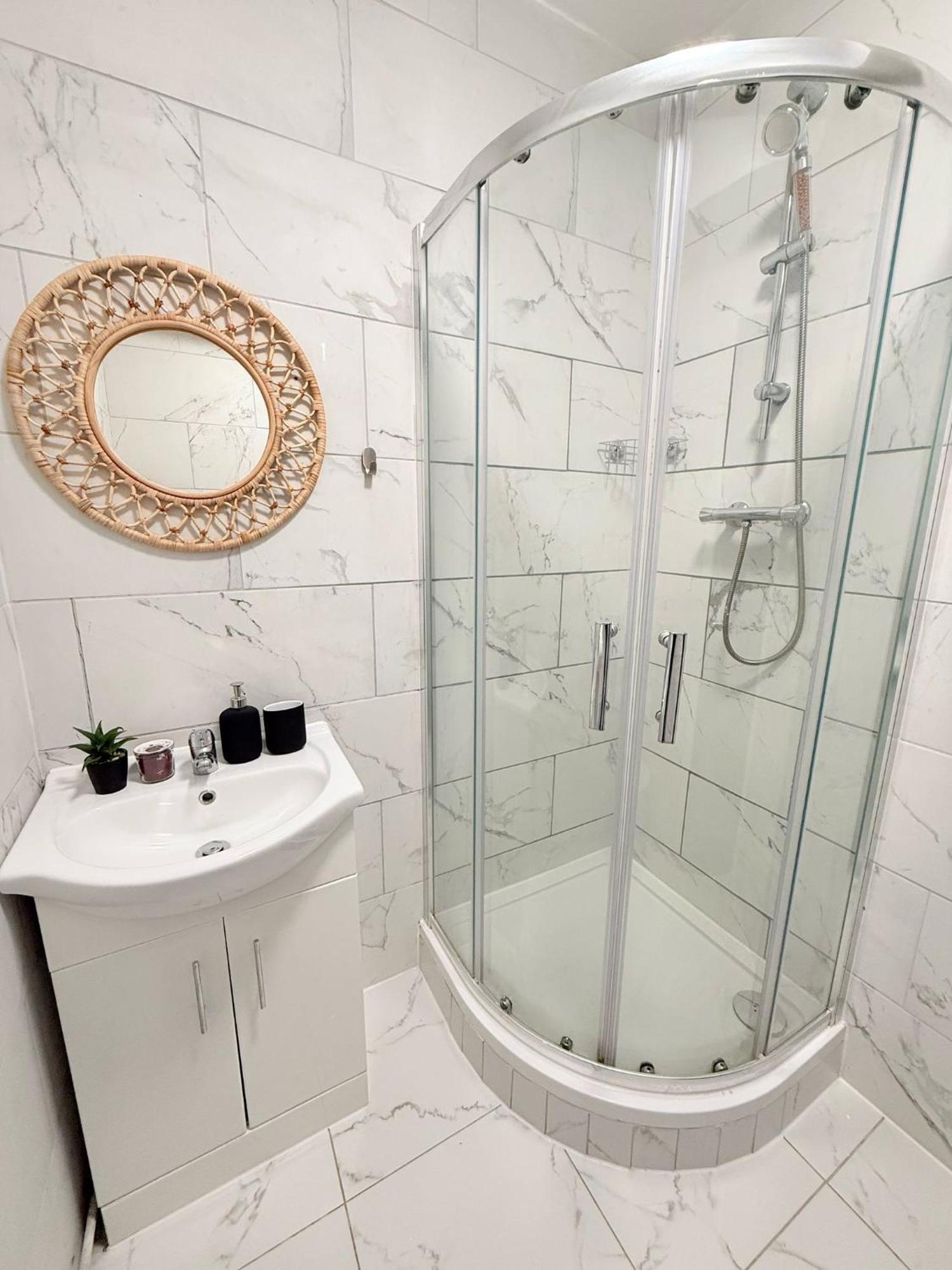 Tottenham En Suites Guest Rooms London Bagian luar foto