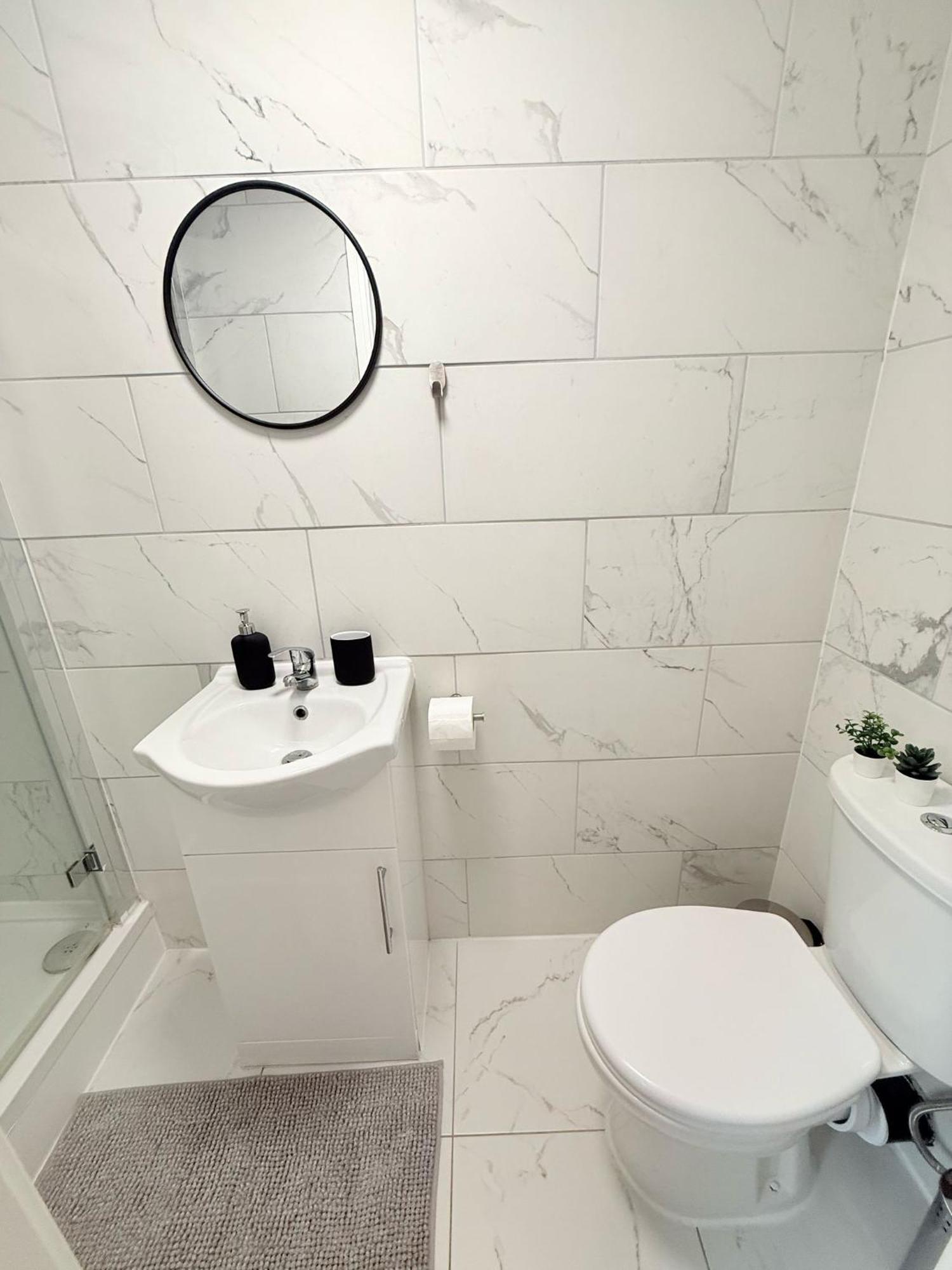 Tottenham En Suites Guest Rooms London Bagian luar foto