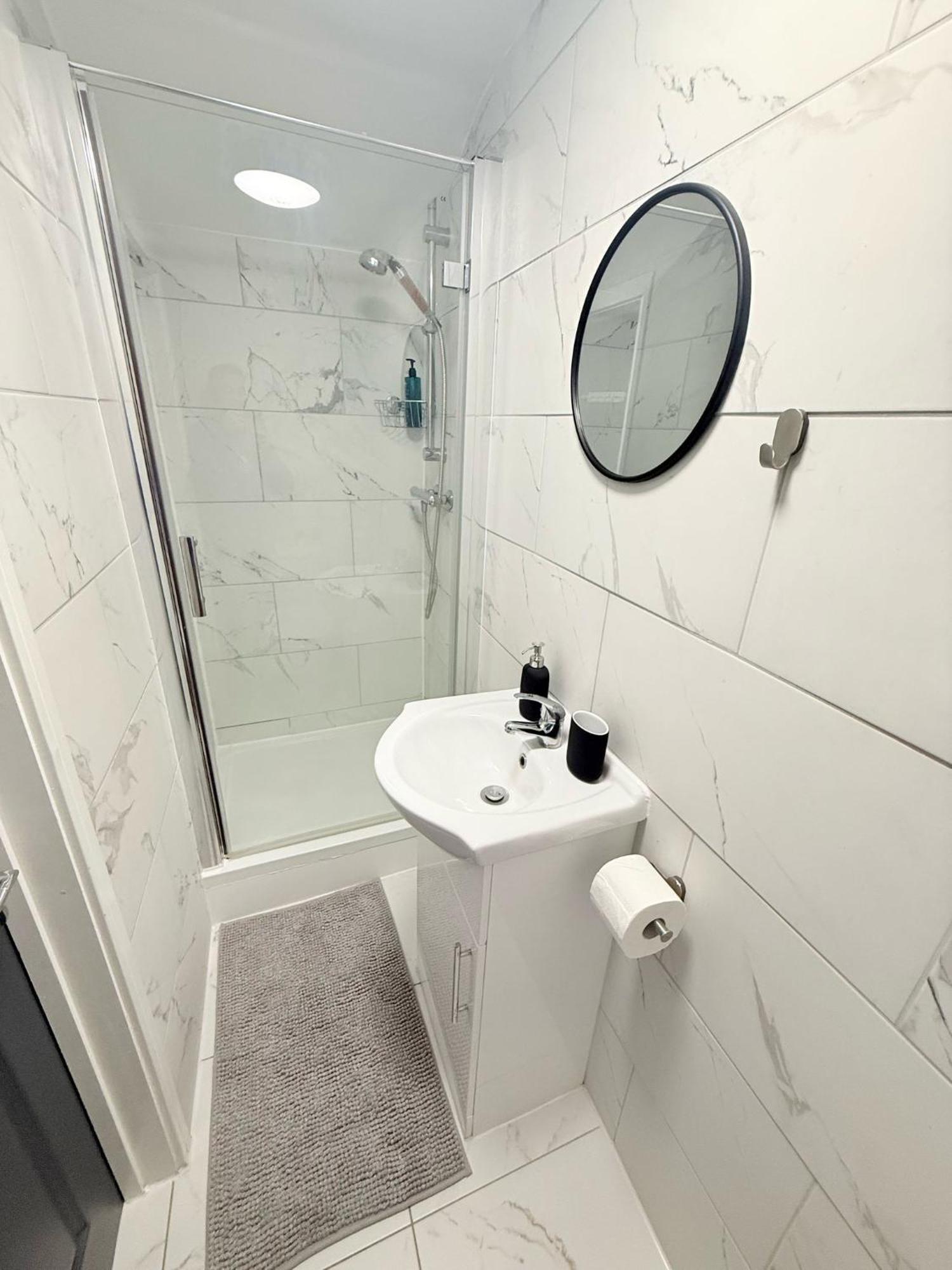 Tottenham En Suites Guest Rooms London Bagian luar foto